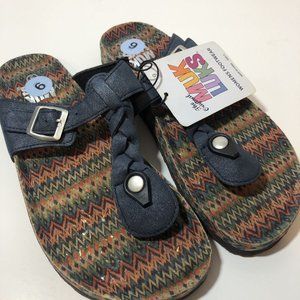 Muk Luks Womens Fabric Split Toe Casual Flat, Blue, Size 9.0 Flip Flop NEW Summe